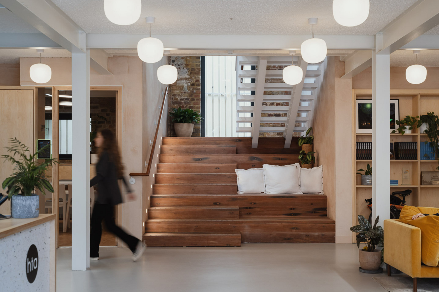 HTA_WAL_N49_cropped_2560x1707