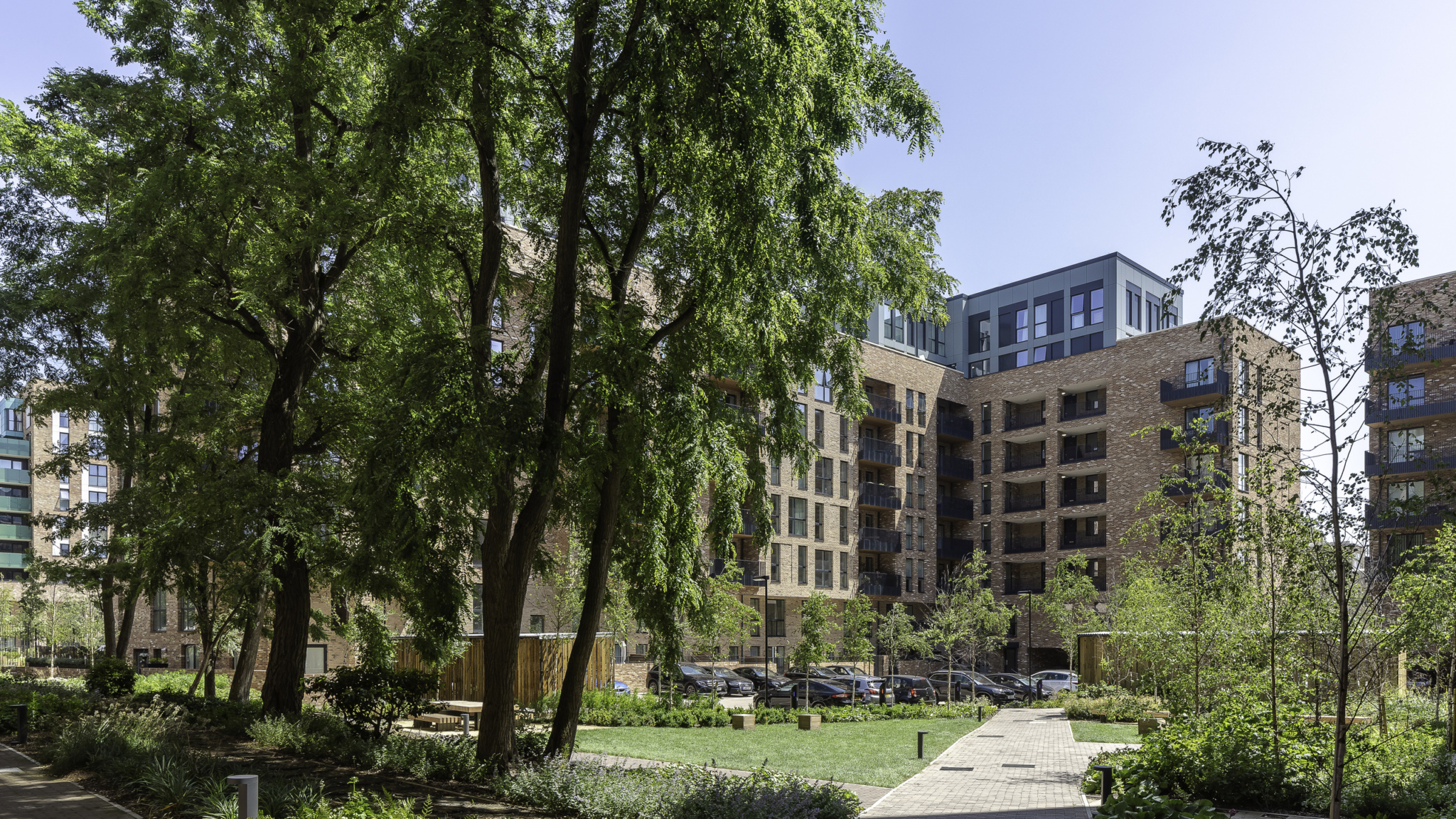 acton gardens internal courtyard
